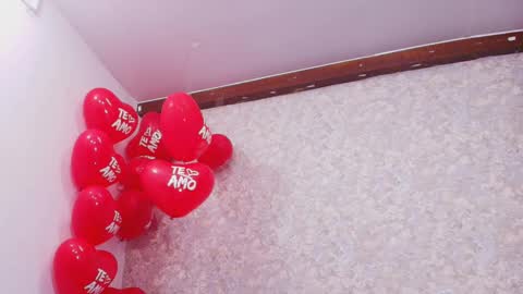 Snapshot of _luna_caliente chatting on February 12, 2025, 9:10 am Luna online show from February 12, 2025, 9:10 am