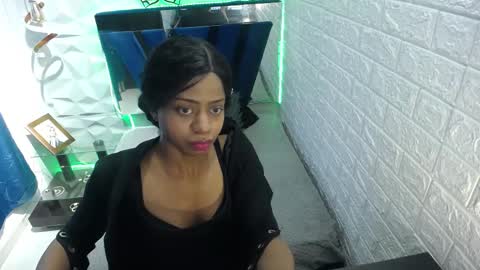  luna ebony  online show from September 17, 2025, 9:16 pm