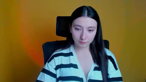 Snapshot of _luna_moon__ chatting on October 9, 2025, 11:19 am Luna online show from October 9, 2025, 11:19 am