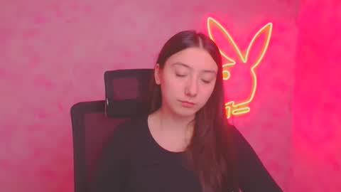 Snapshot of _luna_moon__ chatting on October 22, 2025, 5:19 am Luna online show from October 22, 2025, 5:19 am