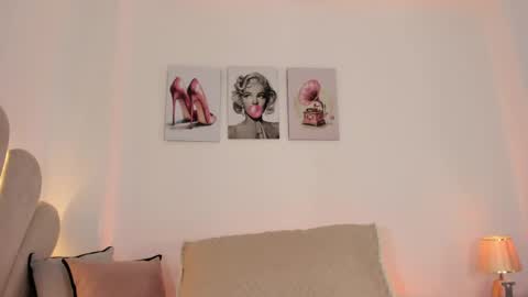 _luuciana_ online show from April 16, 2026, 3:40 am