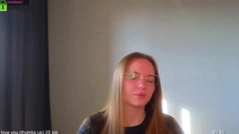 Snapshot of _lysafeta_ chatting on September 17, 2025, 4:36 am Welcome guys  Pleasure to see you all here  My name is Lysafeta and MichaelaTip menu is active Private is open  online show from September 17, 2025, 4:36 am
