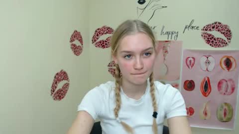 Clara online show from December 4, 2024, 3:10 pm