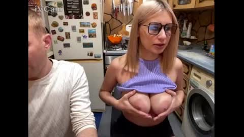 _magic_kis online show from April 24, 2026, 8:44 pm