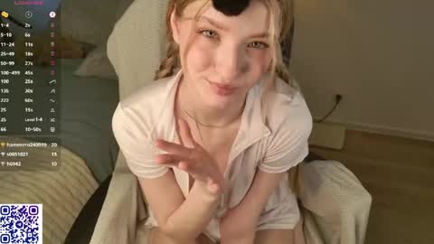 Snapshot of _magic_smile chatting on May 22, 2026, 2:01 pm Anna online show from May 22, 2026, 2:01 pm