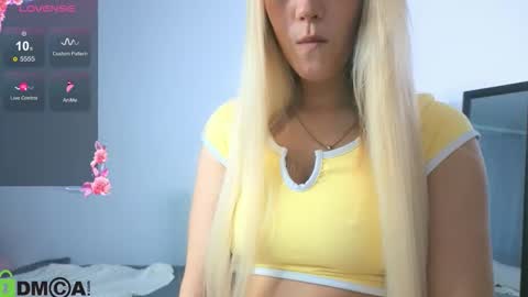 Snapshot of _maneki_neko_ chatting on September 21, 2025, 4:08 pm Emma  online show from September 21, 2025, 4:08 pm