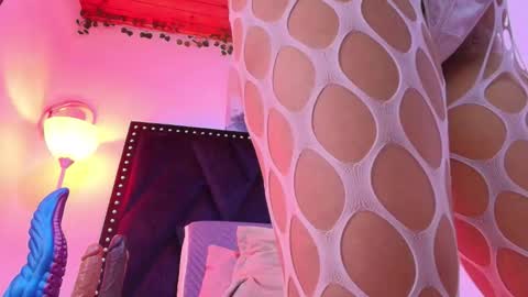 Snapshot of _marcela__ chatting on September 24, 2025, 12:41 pm _marcela__ online show from September 24, 2025, 12:41 pm