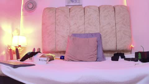 _marcela__ online show from April 23, 2026, 12:29 pm