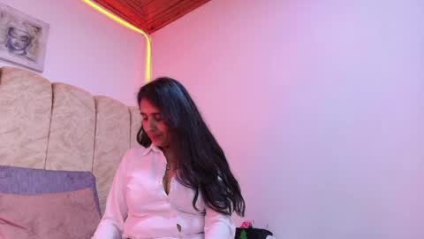 _marcela__ online show from April 25, 2026, 1:41 pm