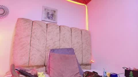 _marcela__ online show from April 30, 2026, 11:16 am