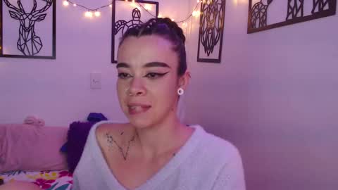 Snapshot of _marcela_wi chatting on February 8, 2025, 1:00 am Marce online show from February 8, 2025, 1:00 am