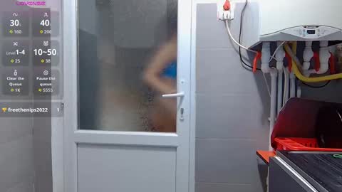 Snapshot of _mari___ chatting on October 24, 2025, 4:42 am Mari online show from October 24, 2025, 4:42 am