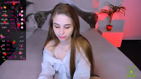 Snapshot of _mari_clark chatting on January 10, 2025, 9:42 pm Eva  online show from January 10, 2025, 9:42 pm