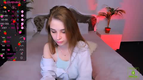 Snapshot of _mari_clark chatting on January 17, 2025, 3:55 am Eva  online show from January 17, 2025, 3:55 am