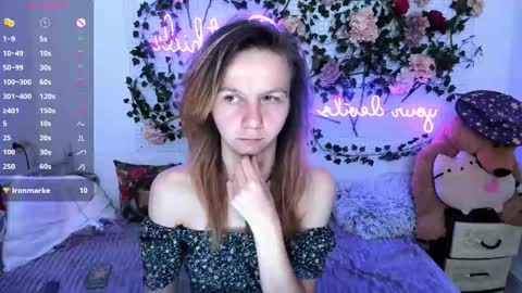 Scarlett online show from December 5, 2025, 1:20 pm