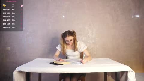  Gwen  online show from October 4, 2025, 3:59 am