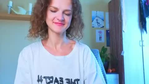 Sophia online show from June 25, 2026, 2:44 am