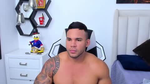 Snapshot of _matthew_santos_ chatting on January 17, 2025, 10:45 pm _matthew_santos_ online show from January 17, 2025, 10:45 pm