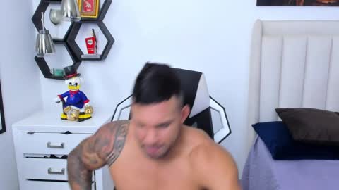 Snapshot of _matthew_santos_ chatting on February 2, 2025, 10:17 pm _matthew_santos_ online show from February 2, 2025, 10:17 pm