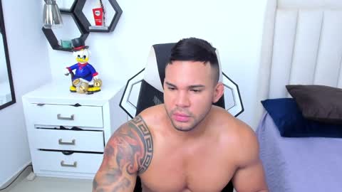 Snapshot of _matthew_santos_ chatting on February 3, 2025, 10:03 am _matthew_santos_ online show from February 3, 2025, 10:03 am