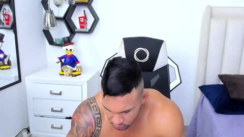 Snapshot of _matthew_santos_ chatting on February 5, 2025, 3:02 am _matthew_santos_ online show from February 5, 2025, 3:02 am