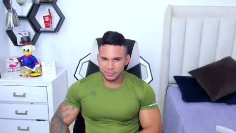 Snapshot of _matthew_santos_ chatting on February 8, 2025, 3:08 am _matthew_santos_ online show from February 8, 2025, 3:08 am
