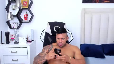 Snapshot of _matthew_santos_ chatting on March 12, 2025, 4:19 am _matthew_santos_ online show from March 12, 2025, 4:19 am