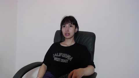 Mavis  online show from September 25, 2025, 7:50 pm