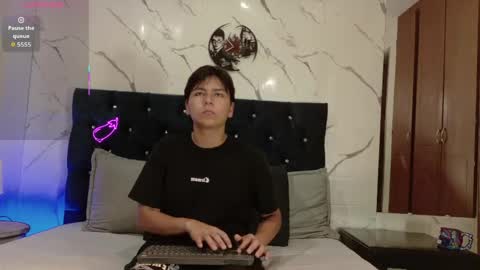 Snapshot of _maximo_1 chatting on May 26, 2026, 11:17 am _maximo_1 online show from May 26, 2026, 11:17 am