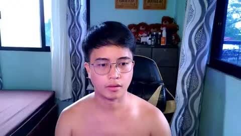 Snapshot of _maxurbate chatting on February 17, 2026, 8:00 am MAX Dont forget to follow online show from February 17, 2026, 8:00 am