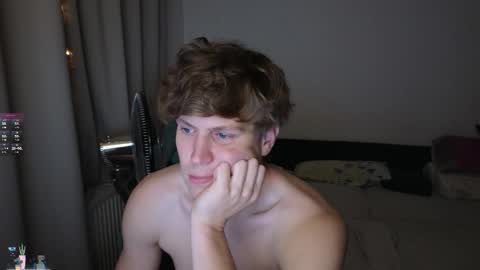 Snapshot of _medaed20_ chatting on October 4, 2025, 7:56 pm Medaed20 online show from October 4, 2025, 7:56 pm