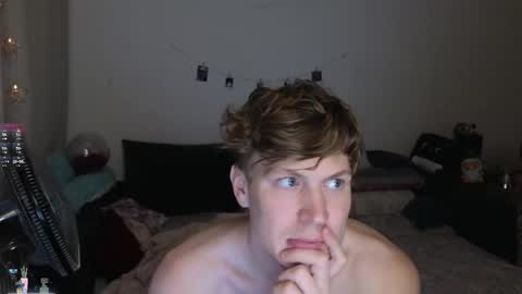 Snapshot of _medaed20_ chatting on October 7, 2025, 3:53 pm Medaed20 online show from October 7, 2025, 3:53 pm