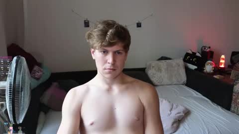 Snapshot of _medaed20_ chatting on October 10, 2025, 1:32 pm Medaed20 online show from October 10, 2025, 1:32 pm