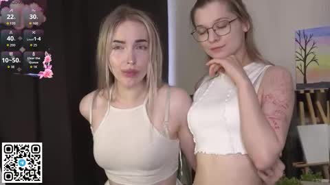 Snapshot of _medal_of_horny_ chatting on October 9, 2025, 5:38 am Elva and Kate online show from October 9, 2025, 5:38 am