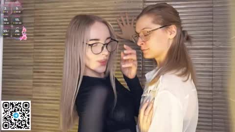 Snapshot of _medal_of_horny_ chatting on October 10, 2025, 9:30 am Elva and Kate online show from October 10, 2025, 9:30 am