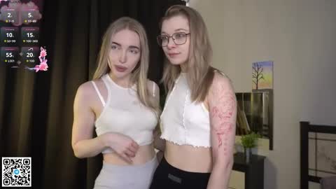 Snapshot of _medal_of_horny_ chatting on October 11, 2025, 7:40 am Elva and Kate online show from October 11, 2025, 7:40 am