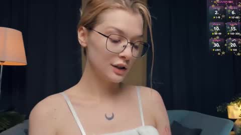 Snapshot of _medal_of_horny_ chatting on November 8, 2025, 10:59 am Elva and Kate online show from November 8, 2025, 10:59 am