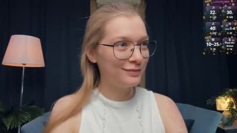 Elva and Kate  online show from November 9, 2025, 11:08 am