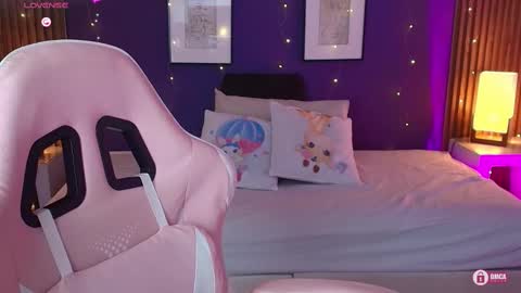 Snapshot of _meliblue chatting on October 2, 2025, 7:21 pm Meli online show from October 2, 2025, 7:21 pm