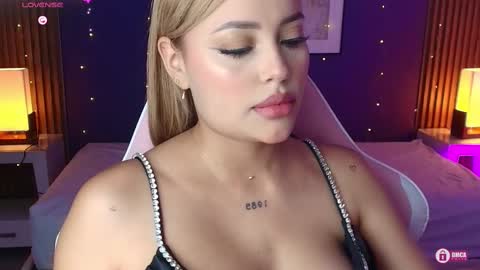 Snapshot of _meliblue chatting on October 9, 2025, 7:45 pm Meli online show from October 9, 2025, 7:45 pm