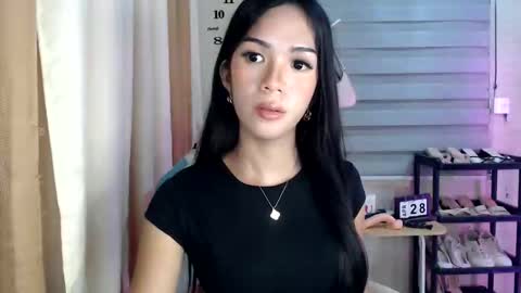 Melly online show from April 28, 2026, 12:43 pm