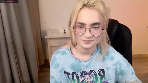 _meow_neko_ online show from March 15, 2026, 7:20 pm