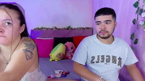  Mia y Mike  online show from September 23, 2025, 1:47 pm