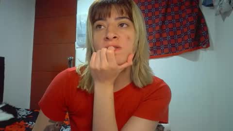 Snapshot of _mia_foster1 chatting on April 6, 2026, 10:44 pm Mia-foster online show from April 6, 2026, 10:44 pm