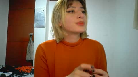 Snapshot of _mia_foster1 chatting on April 17, 2026, 6:44 pm Mia-foster online show from April 17, 2026, 6:44 pm
