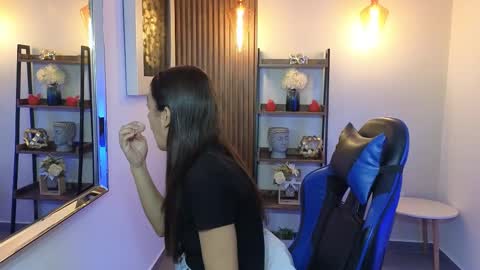 Mia online show from February 3, 2026, 11:37 am