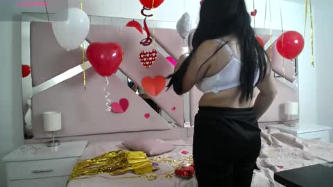  Mia  online show from February 6, 2025, 2:37 pm