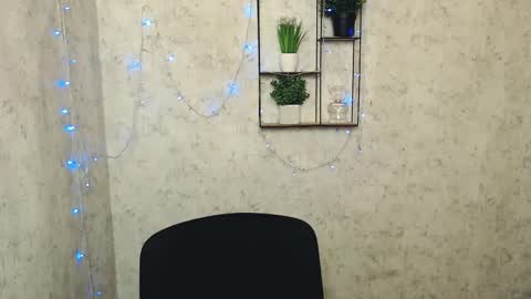 Snapshot of _miaangel_ chatting on February 28, 2025, 5:04 pm Mia online show from February 28, 2025, 5:04 pm