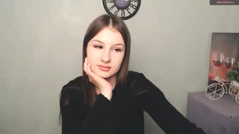 Snapshot of _miaangel_ chatting on March 9, 2025, 5:28 pm Mia online show from March 9, 2025, 5:28 pm