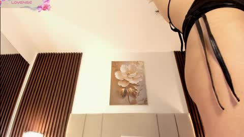 Snapshot of _mila_dyva chatting on April 11, 2026, 5:39 pm _mila_dyva online show from April 11, 2026, 5:39 pm